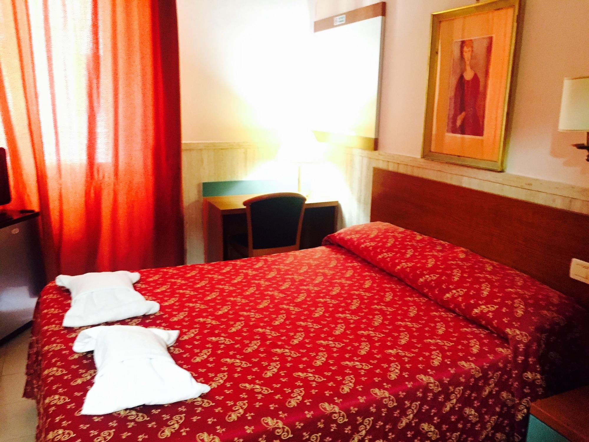 רומא Hotel Pyramid מראה חיצוני תמונה